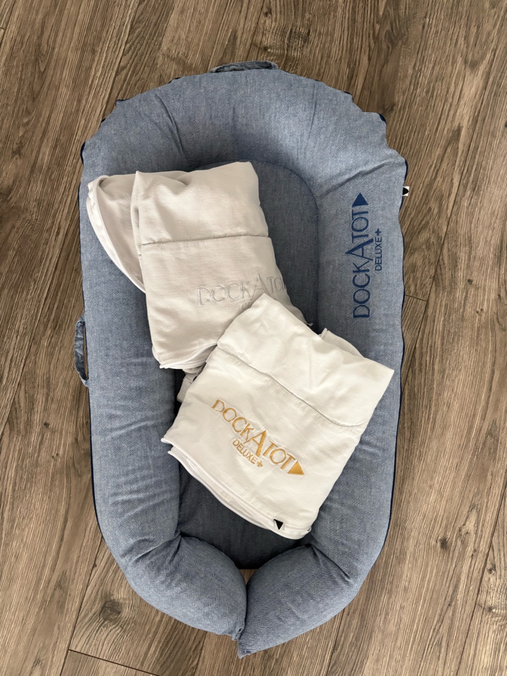 DockATot Deluxe+ Lounger w/ 3 Covers & Travel Bag | EUC